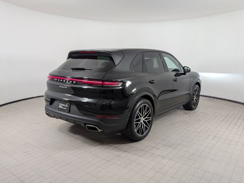 Certified 2025 Porsche Cayenne AWD/4WD image 9
