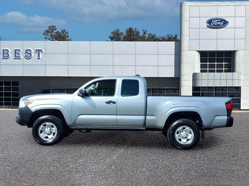 Used 2021 Toyota Tacoma SR AWD/4WD image 2