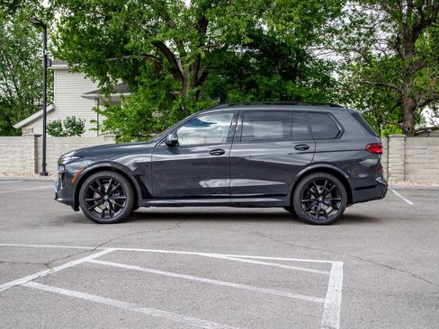 New 2026 BMW X7 xDrive40i w/ Executive Package AWD/4WD image 2