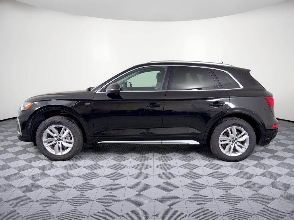 Certified 2023 Audi Q5 2.0T Premium w/ Convenience Package AWD/4WD image 2