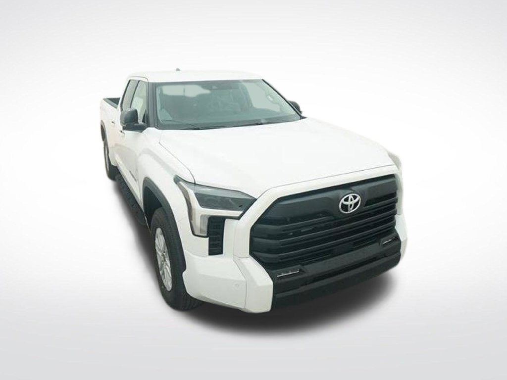Used 2024 Toyota Tundra SR5 w/ SR5 Premium Package AWD/4WD image 18
