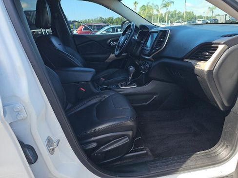 Used 2018 Jeep Cherokee Limited FWD image 5