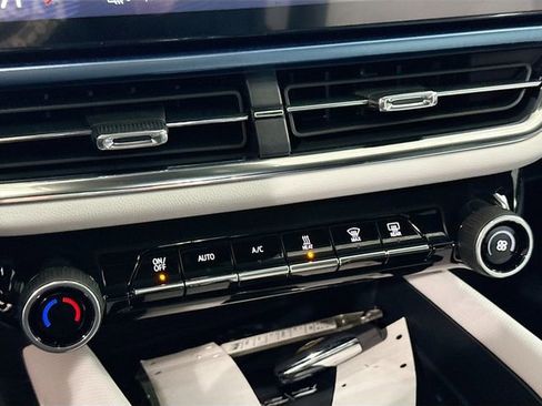 New 2026 Chevrolet Equinox EV LT image 17