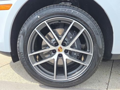 New 2026 Porsche Macan image 24