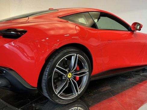 Used 2021 Ferrari Roma image 26