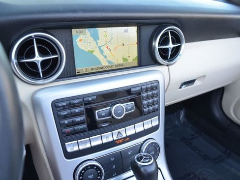 Used 2015 Mercedes-Benz SLK 250 image 13