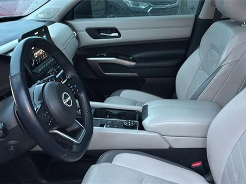 Used 2022 Nissan Pathfinder Platinum w/ Cargo Package image 25