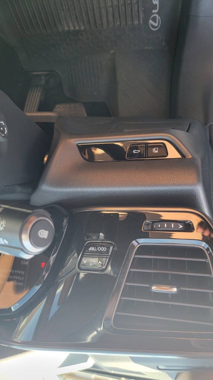 Used 2025 Lexus NX 250 FWD w/ Accessory Package (2T) image 28