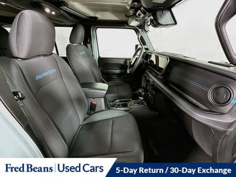 Used 2024 Jeep Wrangler Unlimited Rubicon 4xe AWD/4WD image 32
