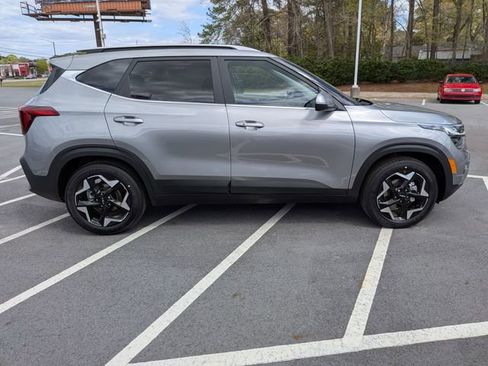 New 2026 Kia Seltos EX FWD image 2