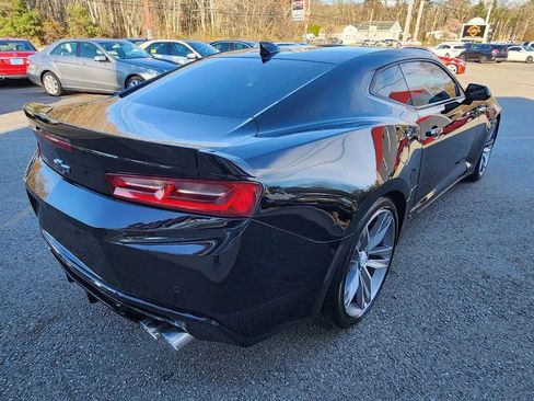 Used 2017 Chevrolet Camaro LT RWD image 5