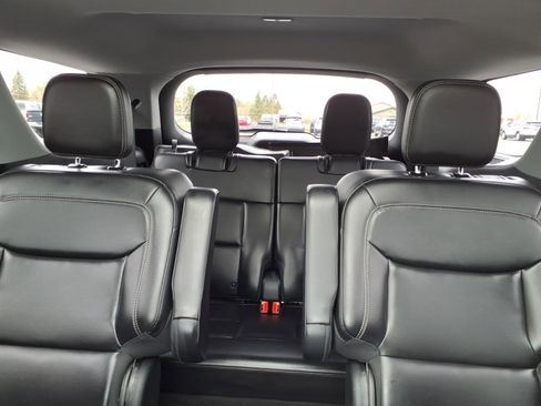 Used 2021 Ford Explorer XLT w/ Equipment Group 202A AWD/4WD image 14