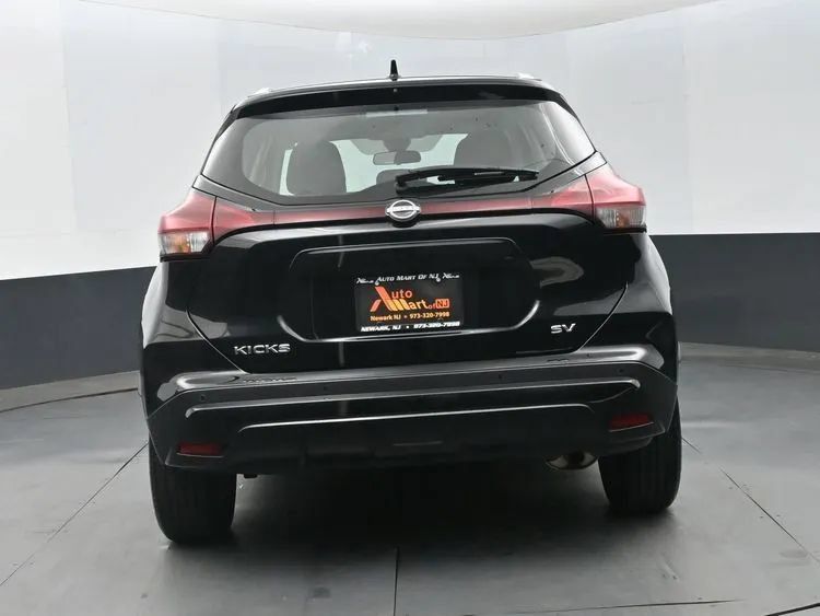 Used 2024 Nissan Kicks SV FWD image 8