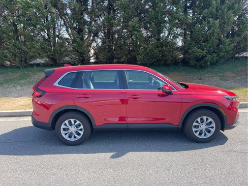 Used 2024 Honda CR-V LX image 6