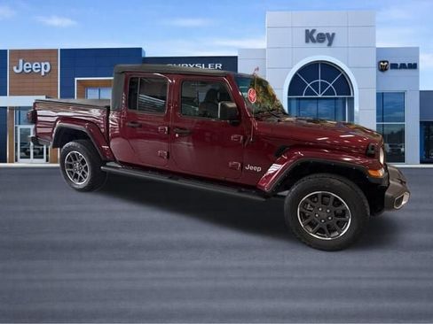 Used 2022 Jeep Gladiator Overland w/ Trailer Tow Package AWD/4WD image 10