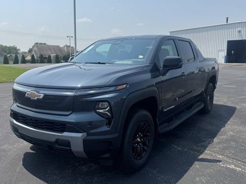 New 2025 Chevrolet Silverado EV LT image 3