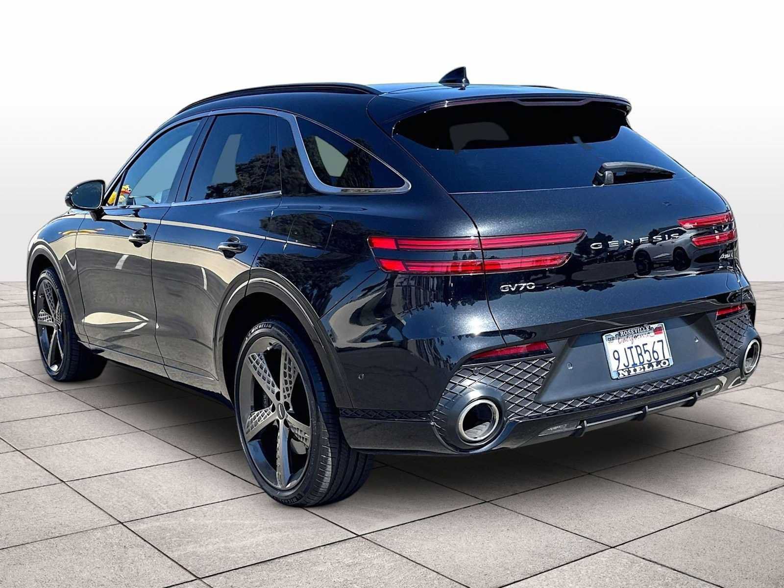 Used 2023 Genesis GV70 2.5T w/ Sport Prestige Package AWD/4WD image 13