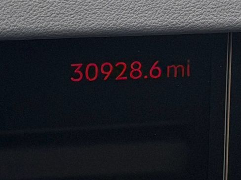 Used 2024 Lincoln Nautilus Reserve AWD/4WD image 3