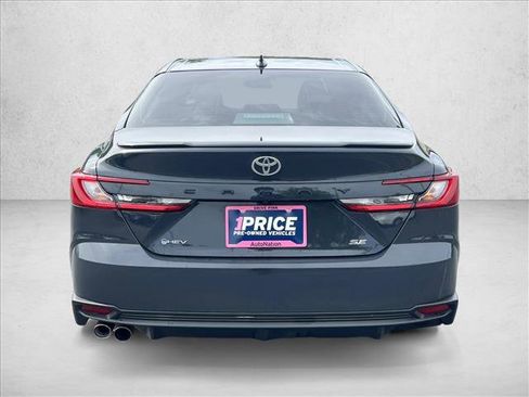 Used 2025 Toyota Camry SE FWD image 6