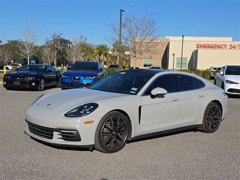 Used 2020 Porsche Panamera 4S image 4