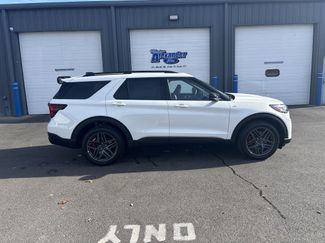 New 2026 Ford Explorer ST-Line w/ ST-Line Street Pack video 2