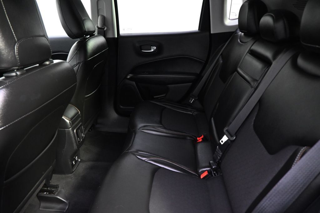Used 2018 Jeep Compass Latitude w/ Popular Equipment Group AWD/4WD image 21