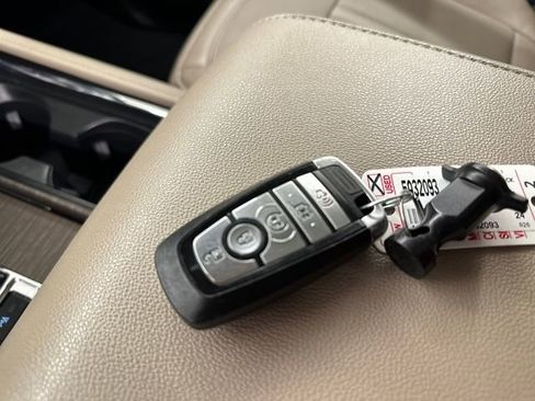 Used 2024 Ford Expedition Max Limited image 34