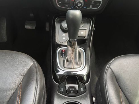 Used 2021 Jeep Compass Limited AWD/4WD image 3