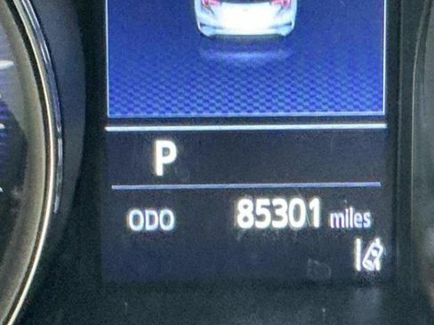 Used 2021 Toyota C-HR LE image 10