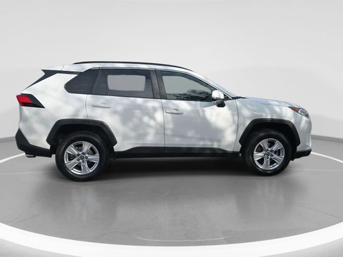 Used 2019 Toyota RAV4 XLE image 4