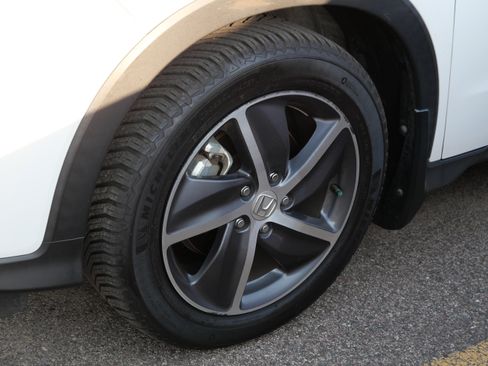 Used 2022 Honda HR-V EX image 2