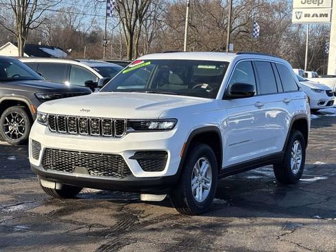 New 2025 Jeep Grand Cherokee Laredo image 25