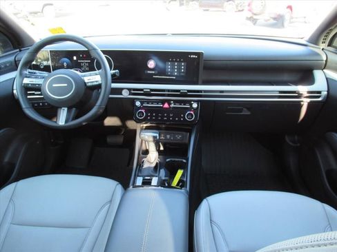 Used 2025 Hyundai Santa Cruz Limited image 12