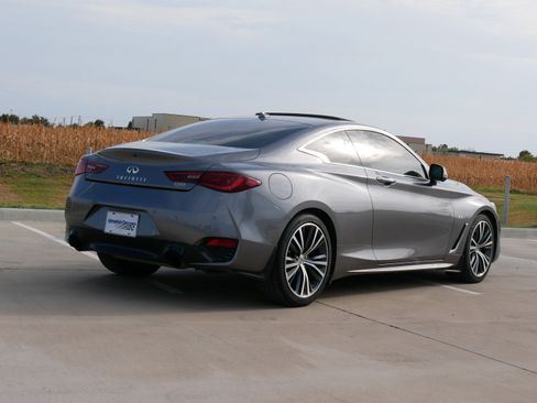Used 2017 INFINITI Q60 3.0t w/ Premium Plus Package 3.0T RWD image 8
