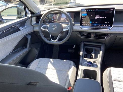 Used 2025 Volkswagen Tiguan S image 15