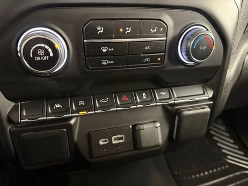 Used 2023 Chevrolet Silverado 1500 Custom image 21
