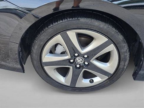 Used 2022 Toyota Prius Limited FWD image 10