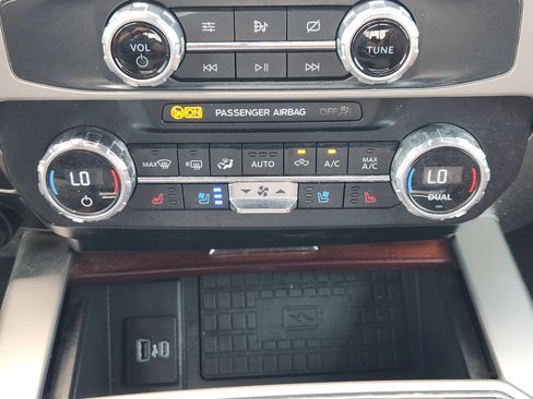Used 2022 Ford F250 King Ranch w/ King Ranch Ultimate Package AWD/4WD image 19