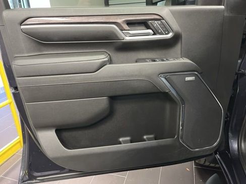 Used 2024 Chevrolet Silverado 2500 LTZ w/ LTZ Convenience Package image 11