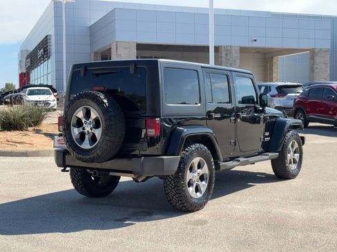 Used 2016 Jeep Wrangler Unlimited Sahara w/ Max Tow Package AWD/4WD image 5
