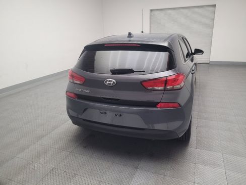 Used 2018 Hyundai Elantra GT FWD image 7