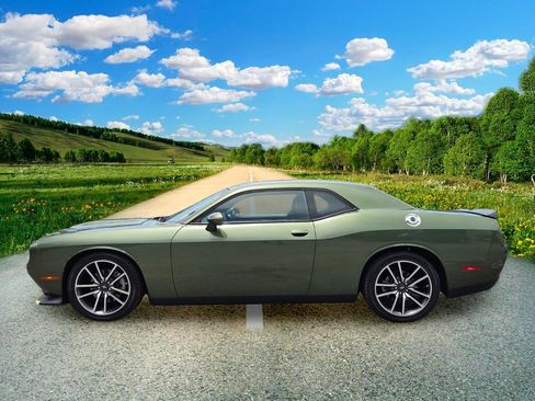 Certified 2023 Dodge Challenger GT w/ Plus Package RWD image 3