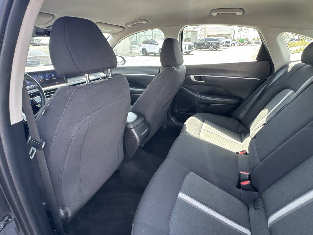 Used 2025 Hyundai Sonata SEL FWD image 20
