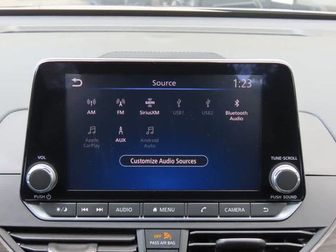 Used 2025 Nissan Altima 2.5 SV FWD image 18