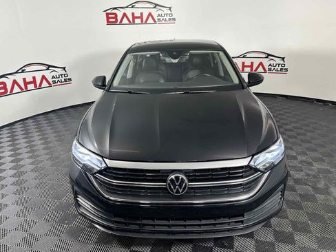 Used 2022 Volkswagen Jetta SE w/ Panoramic Sunroof Package image 13