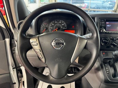 Used 2019 Nissan NV200 S image 15