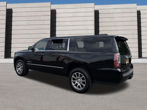 Used 2019 GMC Yukon XL Denali AWD/4WD image 3
