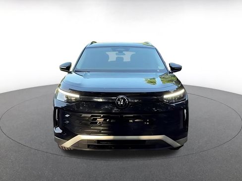 Used 2026 Volkswagen Tiguan SE AWD/4WD image 7