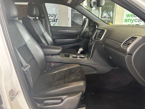 Used 2017 Jeep Grand Cherokee Altitude RWD image 22