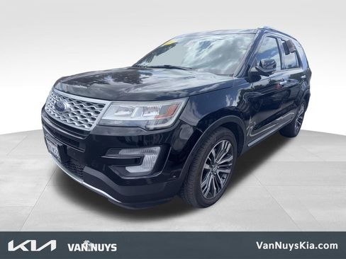 Used 2017 Ford Explorer Platinum AWD/4WD image 1